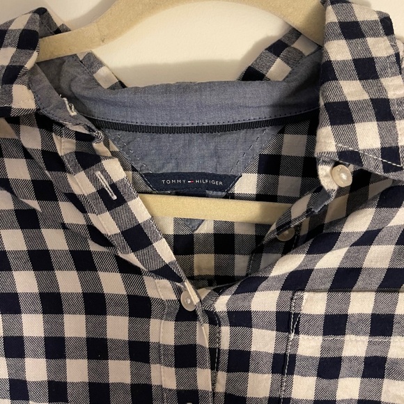 Tommy Hilfiger Gingham Pullover Flannel Top - Picture 3 of 8